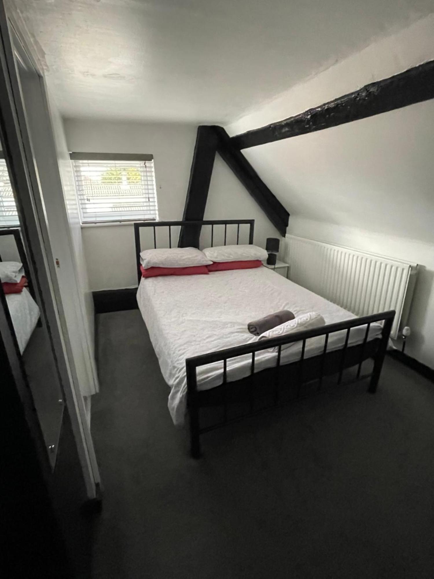 The White Hart Inn Twickenham Bilik gambar